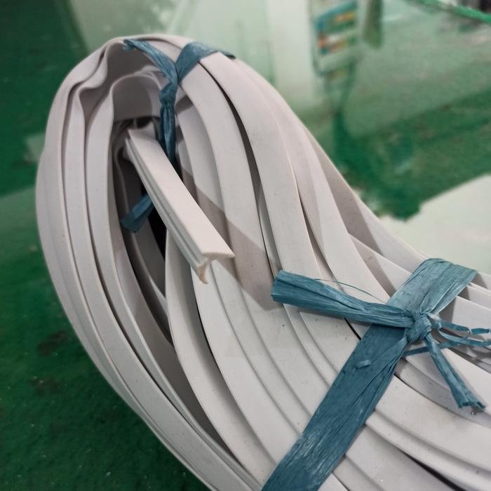 Karet Csmnt 726 (Bulat Putih)